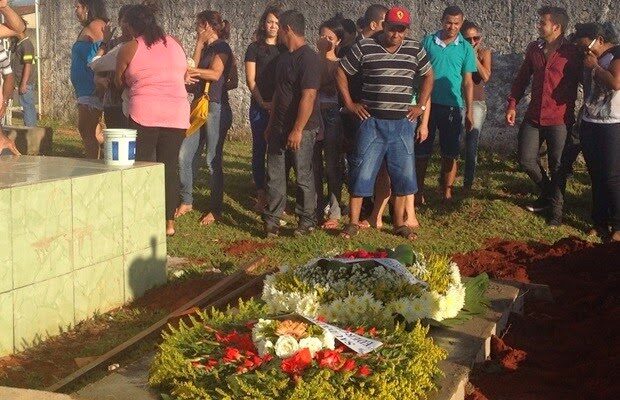 enterro2-8830465