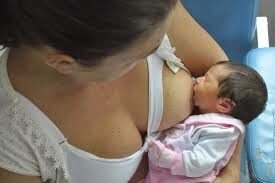 amamentando-9674369