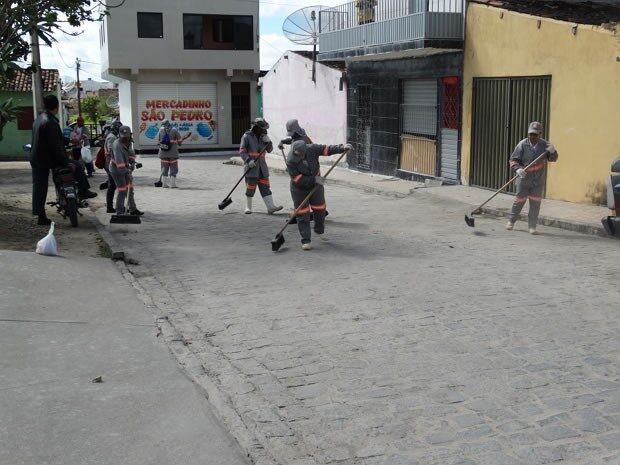 meu-bairro-mais-limpo-lajedo-agresteviolento-com-1-620x465-5829117