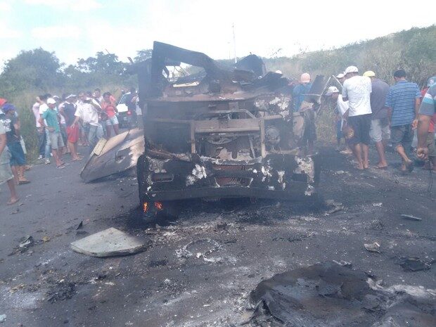 carro_incediado_1-7181027