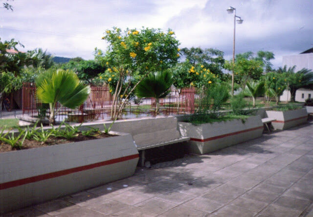 img025-4438143