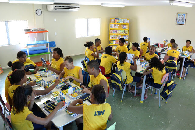 criancas2batendidas2bpela2blbv2brecebem2bkit2bpedagogico2b252812529-9313687